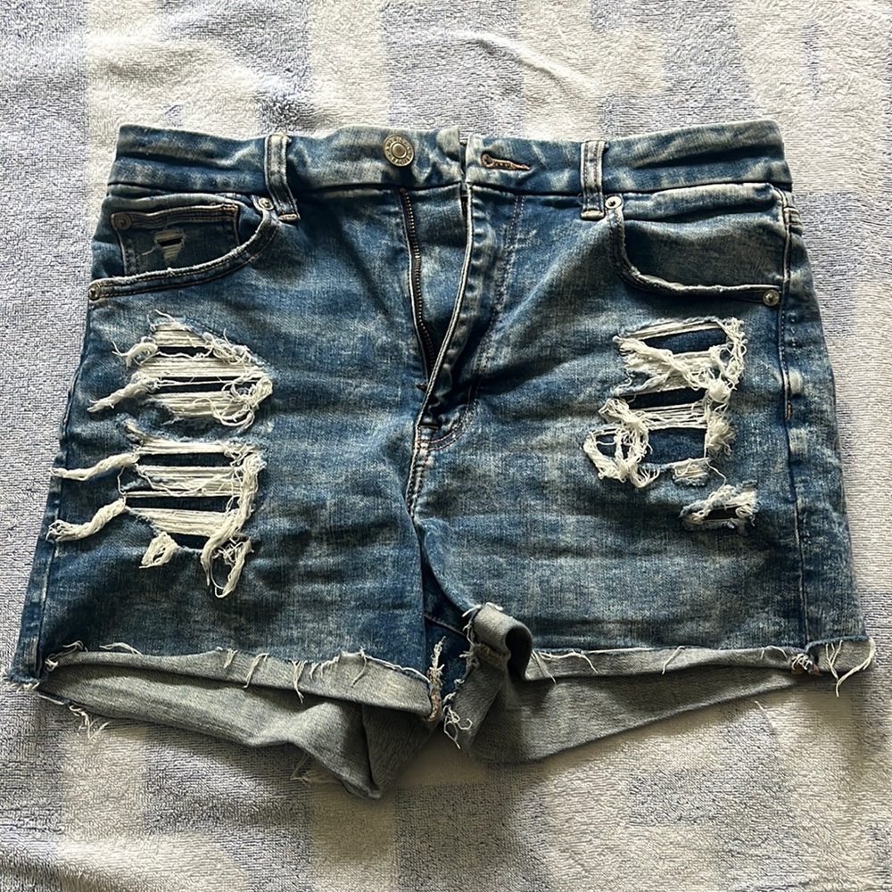 next to new size 8 curvy high rise shortie